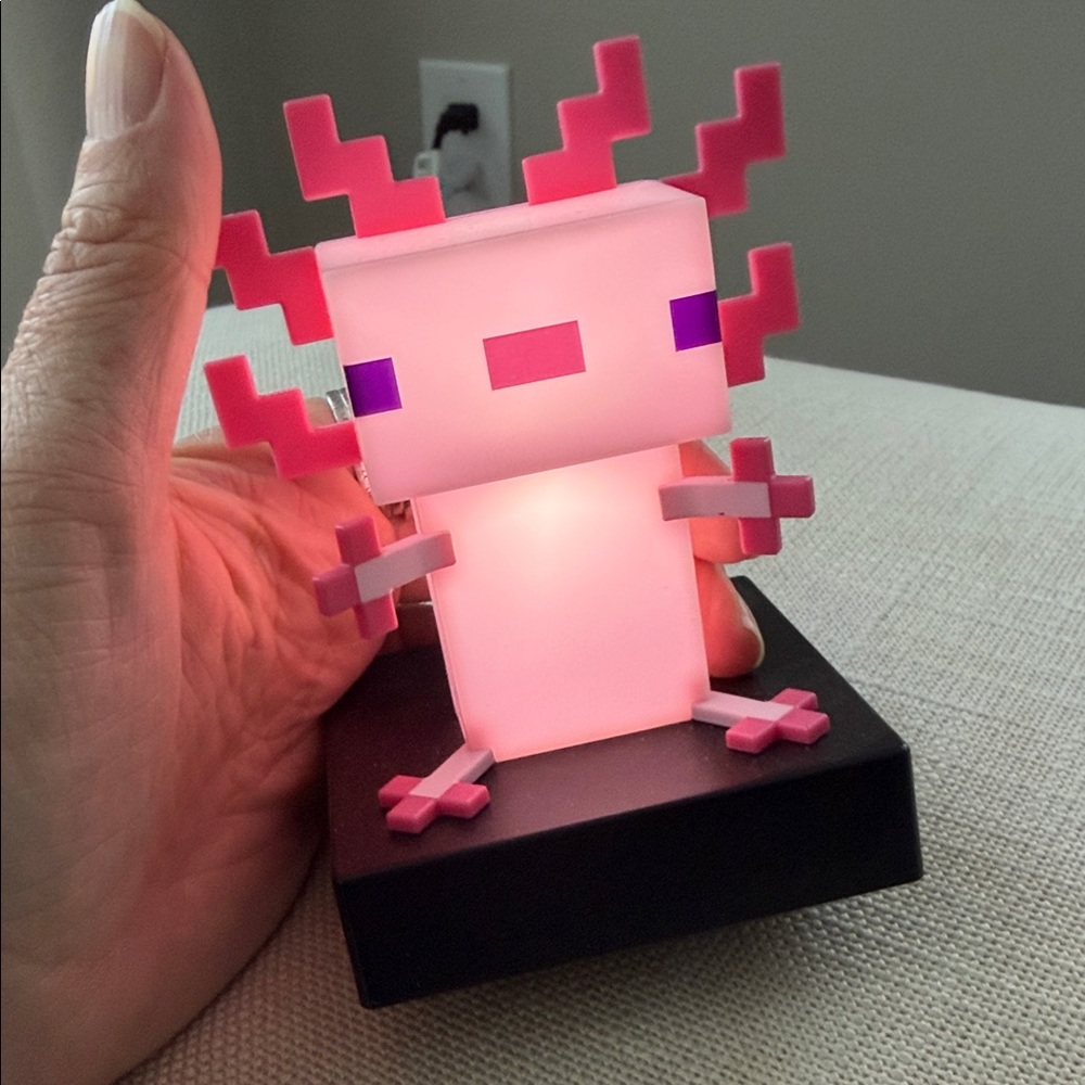 Pink Pixel Axolotl LED Light - Picture 6 of 6